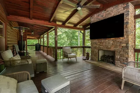 Exterior - 70 Snipe Ln, Murphy, NC 28906 photo 4 of 15