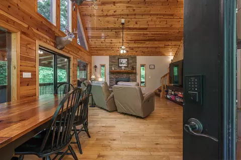 Entry Way - 70 Snipe Ln, Murphy, NC 28906 photo 1 of 2