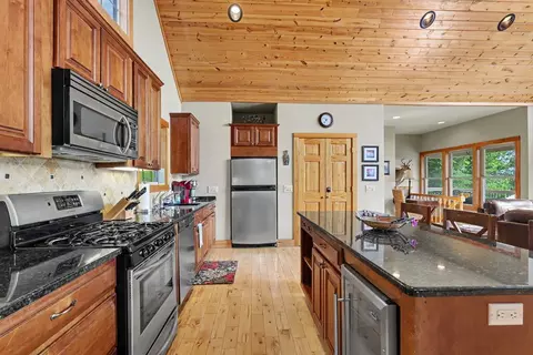 Kitchen - 575 Longview Dr, Hayesville, NC 28904 photo 2 of 2