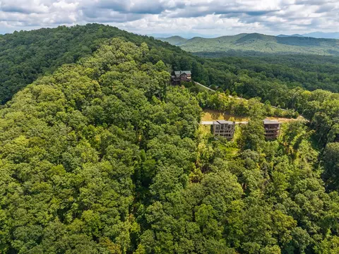 32 Raven Rdg, Mineral Bluff, GA 30559