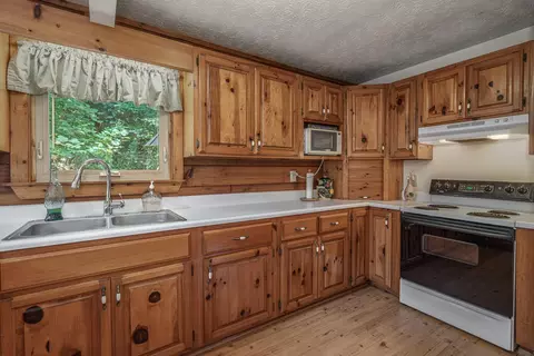 Kitchen - 525 Beaver Ridge Rd, Murphy, NC 28906 photo 2 of 3