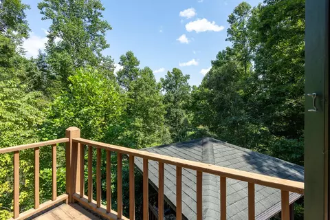 Exterior - 525 Beaver Ridge Rd, Murphy, NC 28906 photo 4 of 15