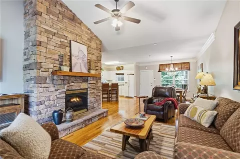 Living - 92 Glen Eagle Ct, Clayton, GA 30525 photo 3 of 4