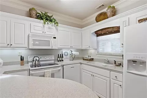 Kitchen - 92 Glen Eagle Ct, Clayton, GA 30525 photo 3 of 4