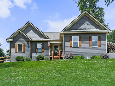 119 Meadow Cir, Ellijay, GA 30540