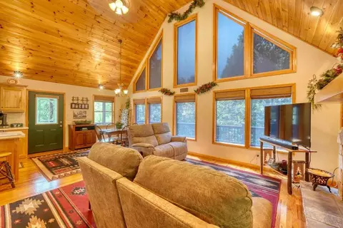 Living - 143 Lawrence Dr, Murphy, NC 28906 photo 2 of 8