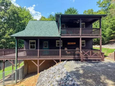 Exterior - 143 Lawrence Dr, Murphy, NC 28906 photo 3 of 30