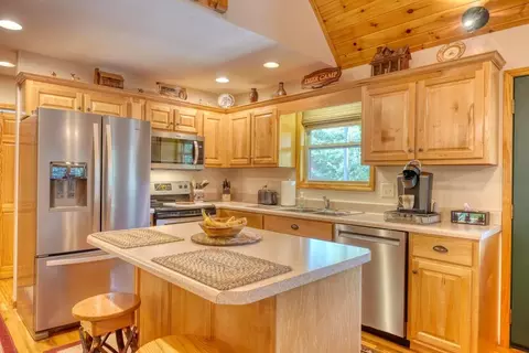 Kitchen - 143 Lawrence Dr, Murphy, NC 28906 photo 1 of 5