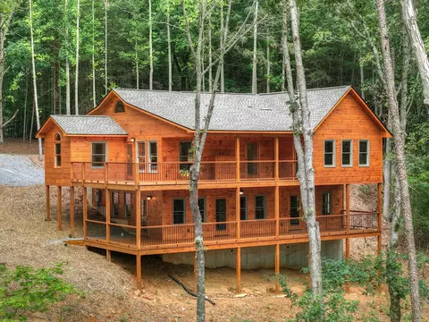 394 Blackberry Cir, Ellijay, GA 30536