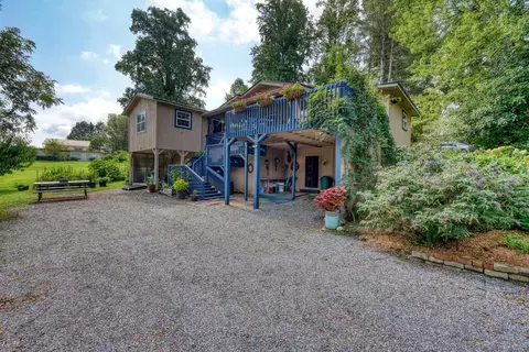 35 Chatuge Village Dr, Hayesville, NC 28904