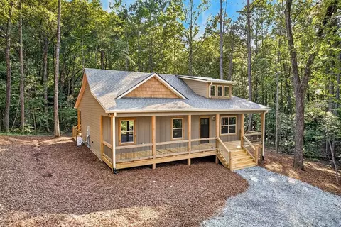 116 Reindeer Ln, Talking Rock, GA 30175