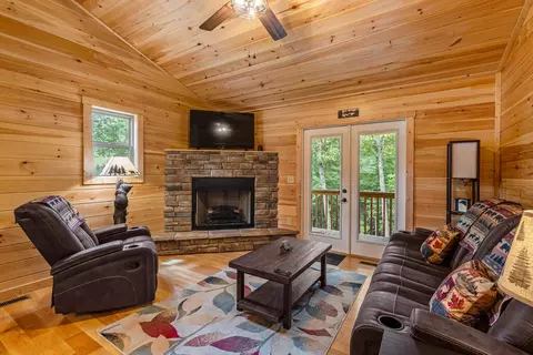 Living - 26 Carrolls Rdg, Murphy, NC 28906 photo 1 of 3
