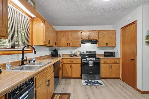 Kitchen - 1105 Old Evans Rd, Murphy, NC 28906 photo 2 of 4