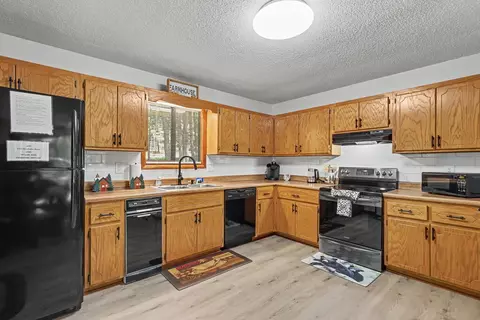 Kitchen - 1105 Old Evans Rd, Murphy, NC 28906 photo 4 of 4
