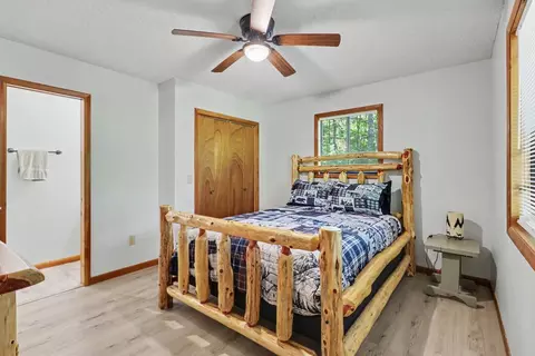 Bedroom - 1105 Old Evans Rd, Murphy, NC 28906 photo 2 of 8