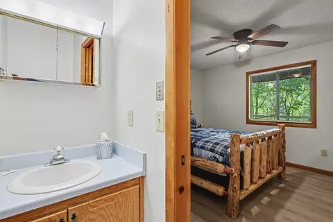 Bedroom - 1105 Old Evans Rd, Murphy, NC 28906 photo 3 of 8
