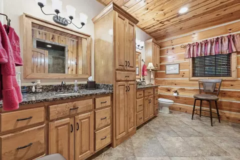 Bath - 105 Double Branch Trl, Murphy, NC 28906 photo 1 of 10