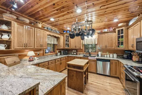 Kitchen - 105 Double Branch Trl, Murphy, NC 28906 photo 1 of 5