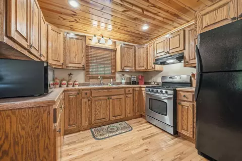Kitchen - 105 Double Branch Trl, Murphy, NC 28906 photo 5 of 5
