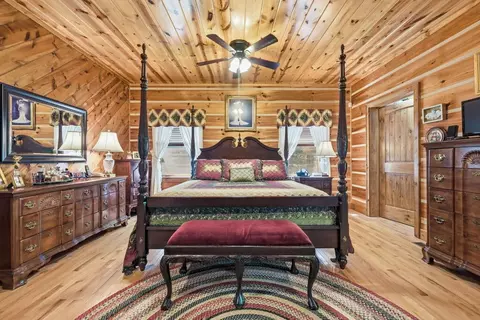Bedroom - 105 Double Branch Trl, Murphy, NC 28906 photo 2 of 9