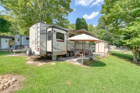 132 Moccasin Ln, Blairsville, GA 30512