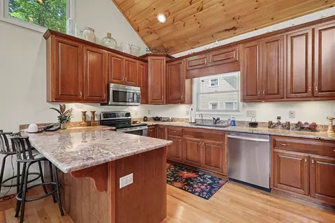 Kitchen - 526 Mcdonald Rd, Murphy, NC 28906 photo 2 of 5