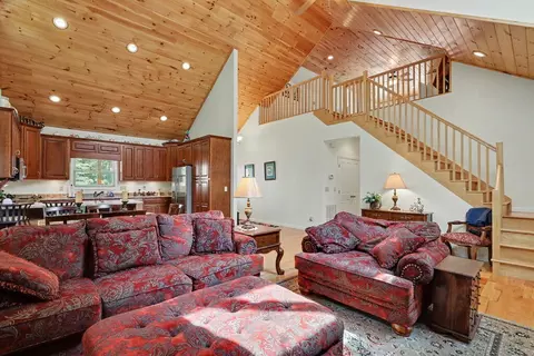 Living - 526 Mcdonald Rd, Murphy, NC 28906 photo 2 of 3