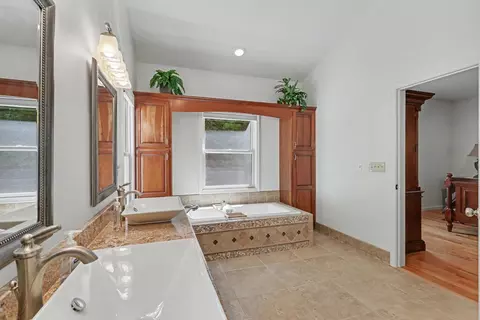 Bath - 526 Mcdonald Rd, Murphy, NC 28906 photo 5 of 7