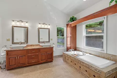 Bath - 526 Mcdonald Rd, Murphy, NC 28906 photo 2 of 7