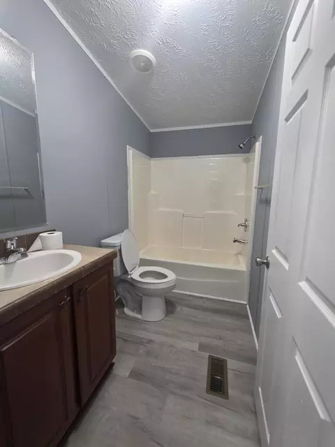 Bath - 1985 Andrews Rd, Murphy, NC 28906 photo 4 of 4