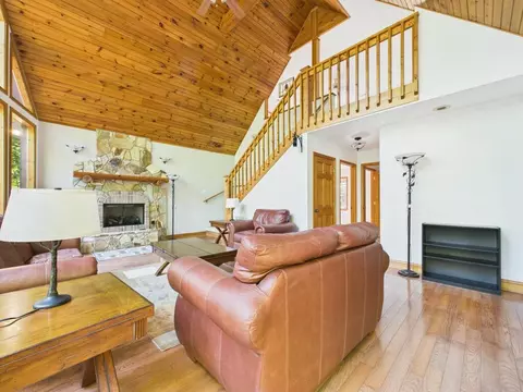 Living - 121 High Ridge Rd, Murphy, NC 28906 photo 6 of 6