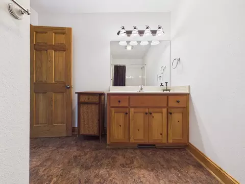 Bath - 121 High Ridge Rd, Murphy, NC 28906 photo 3 of 6