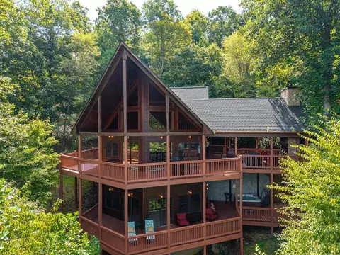 149 Mahoosec Trl, Mineral Bluff, GA 30559