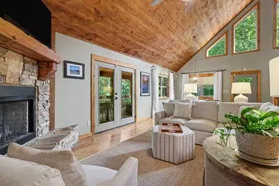Living - 167 Anglers Loop, Blue Ridge, GA 30513 photo 4 of 5