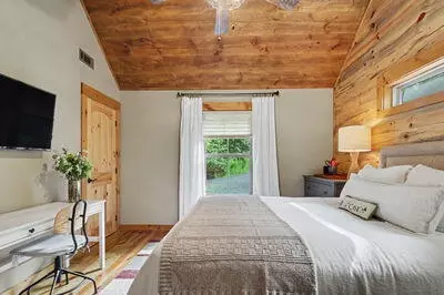 Bedroom - 167 Anglers Loop, Blue Ridge, GA 30513 photo 6 of 9