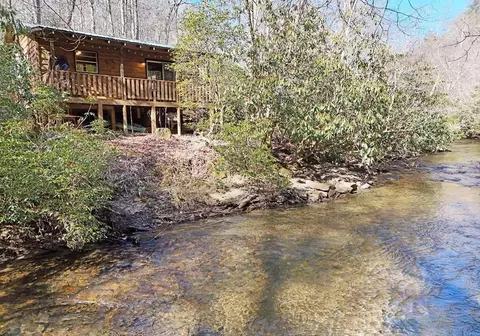 150 Donna Lee Ln, Mineral Bluff, GA 30559