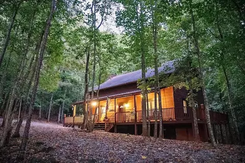 32 Bear Ct, Ellijay, GA 30540