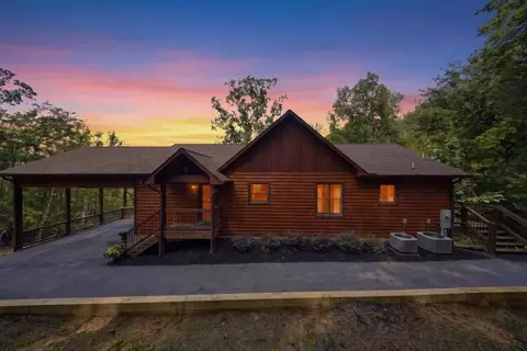 175 Stuart Dr, Mineral Bluff, GA 30559