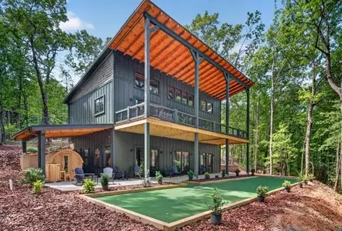 255 Sunrock Mountain Rd, Blue Ridge, GA 30513