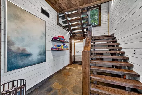 Entry Way - 224 Eagle Rdg, Morganton, GA 30560 photo 2 of 2
