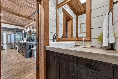 Entry Way - 224 Eagle Rdg, Morganton, GA 30560 photo 1 of 2