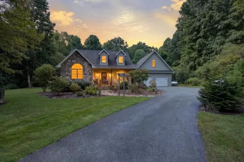 137 Noblet Dr, Hiawassee, GA 30546