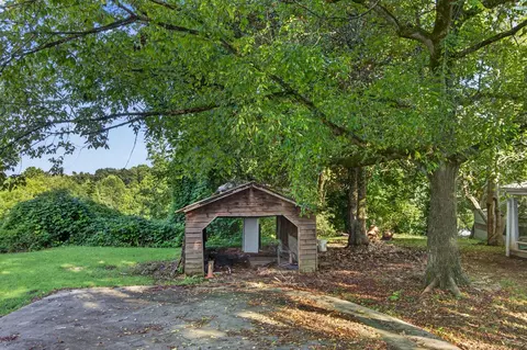 367 E Second St, Blue Ridge, GA 30513 photo 2