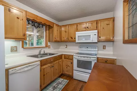 Kitchen - 55 Laurel Springs Dr, Murphy, NC 28906 photo 2 of 2