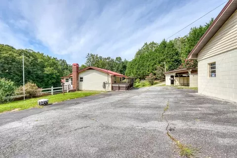 733 Jones St, Blairsville, GA 30512