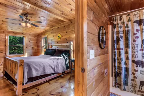 Bedroom - 20 Locust Pointe Trl, Murphy, NC 28906 photo 5 of 9