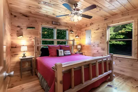 Bedroom - 20 Locust Pointe Trl, Murphy, NC 28906 photo 6 of 9