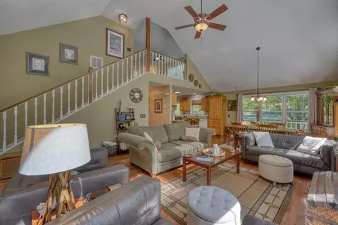 Living - 775 Hillside Dr, Warne, NC 28909 photo 4 of 4