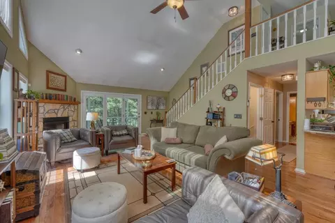 Living - 775 Hillside Dr, Warne, NC 28909 photo 3 of 4