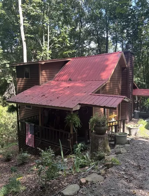 7449 Cassie Ln, Hiawassee, GA 30546